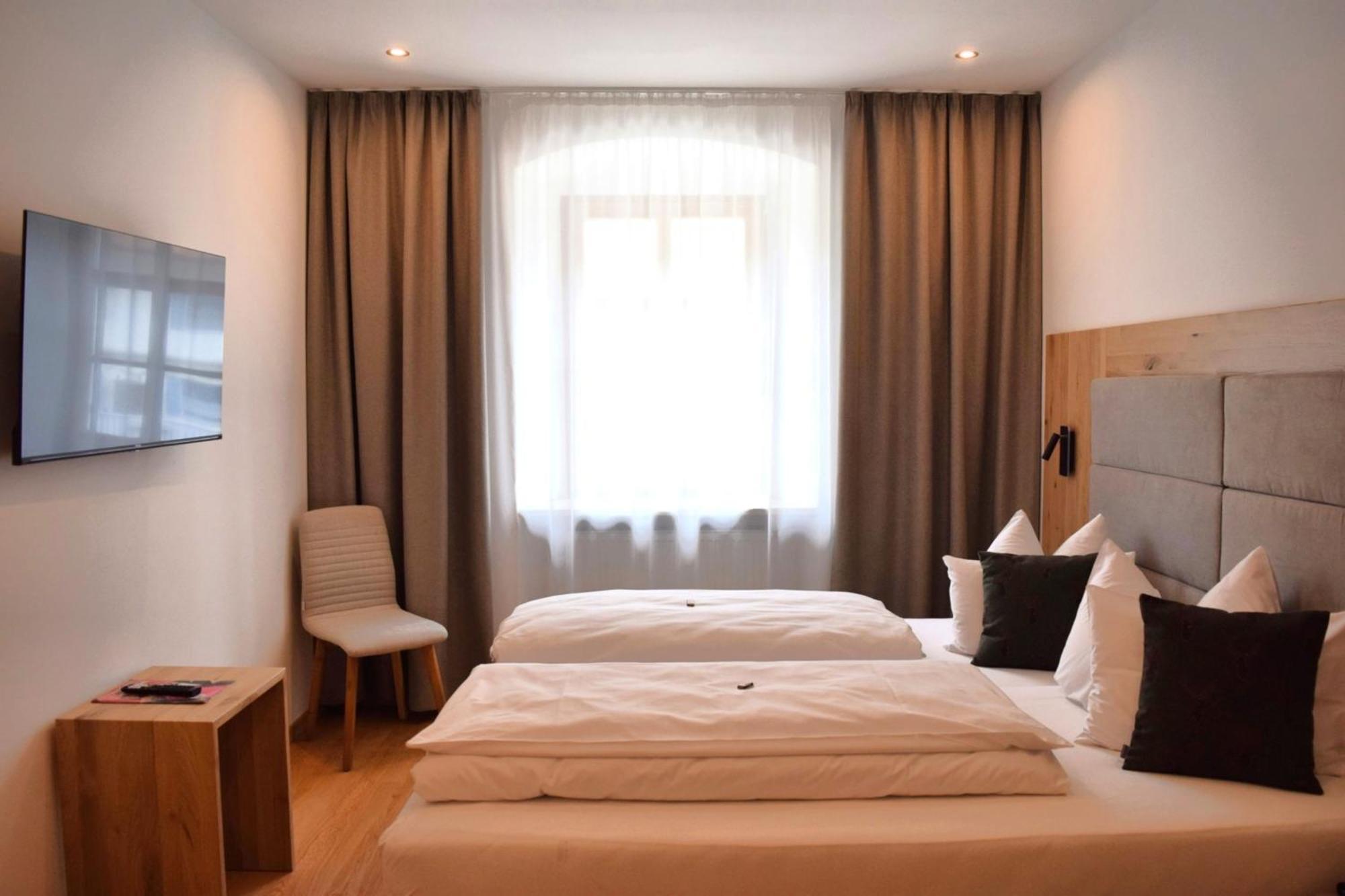 Hotel Zum Braeu Kinding Exterior foto