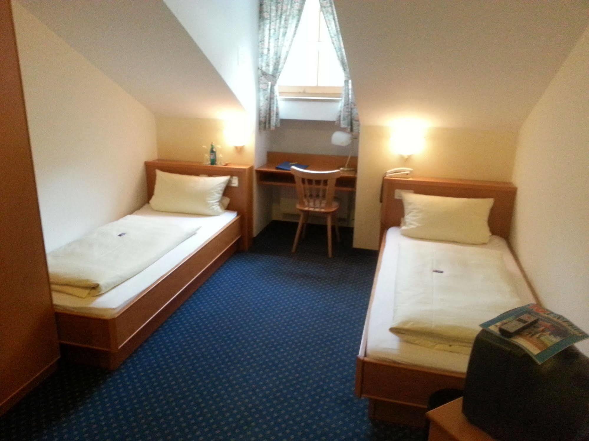 Hotel Zum Braeu Kinding Exterior foto